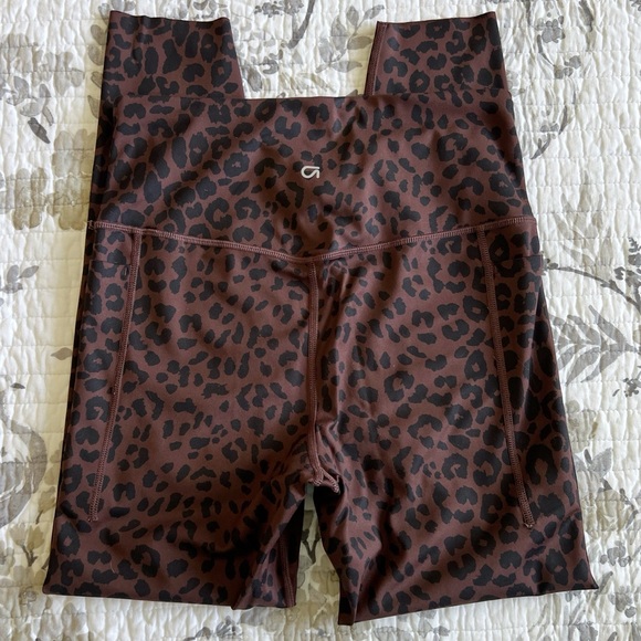 GapFit Leopard Cheetah Animal Print leggings w/ Pockets in Brown • S - Picture 4 of 8